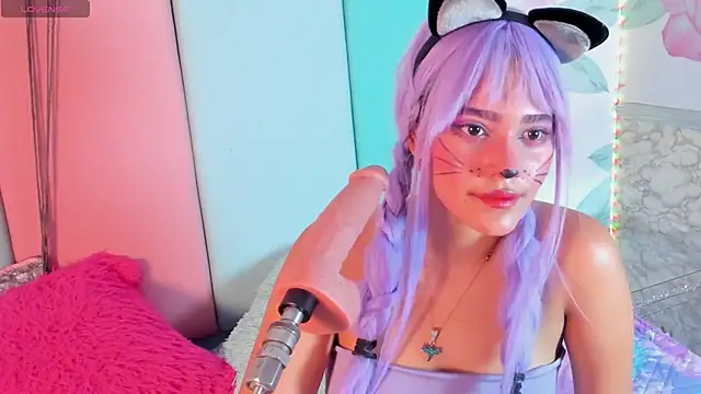 APRIIL CUTE online show from February 18, 2025, 1:55 pm