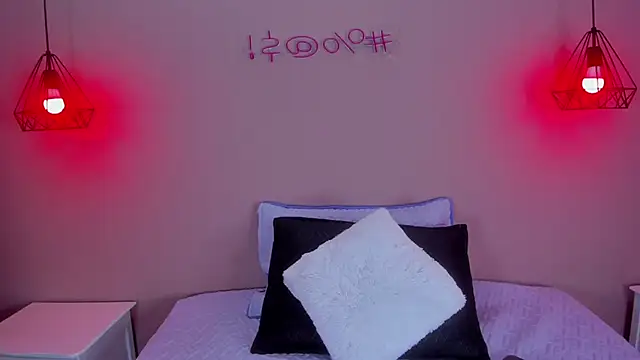EstefaniaVelez  online show from December 2, 2024, 3:47 pm