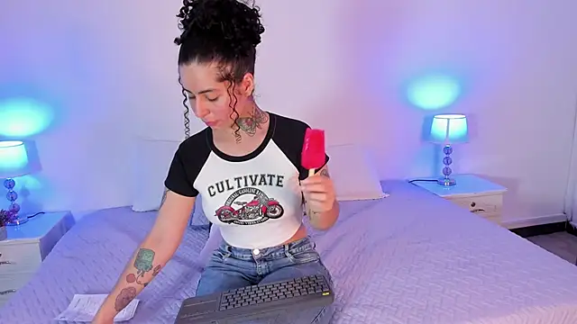 EstefaniaVelez  online show from January 16, 2025, 5:44 pm