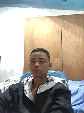 isacalejandroo online show from December 13, 2024, 4:54 am
