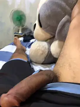 isacalejandroo online show from December 25, 2024, 3:06 pm