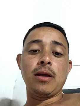 isacalejandroo online show from December 26, 2024, 12:57 am