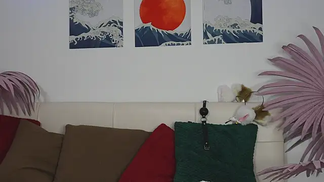 tiffannyjons online show from December 10, 2024, 6:17 pm