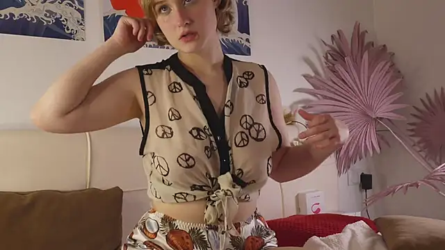 tiffannyjons online show from December 20, 2024, 11:58 pm