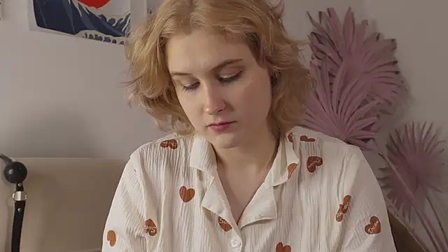 tiffannyjons online show from March 12, 2025, 5:07 pm