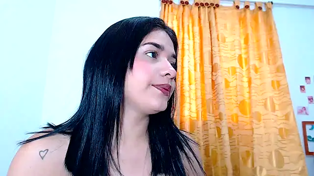 SaraBlosson online show from February 4, 2025, 10:13 pm