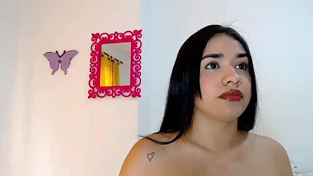 SaraBlosson online show from March 6, 2025, 8:27 pm