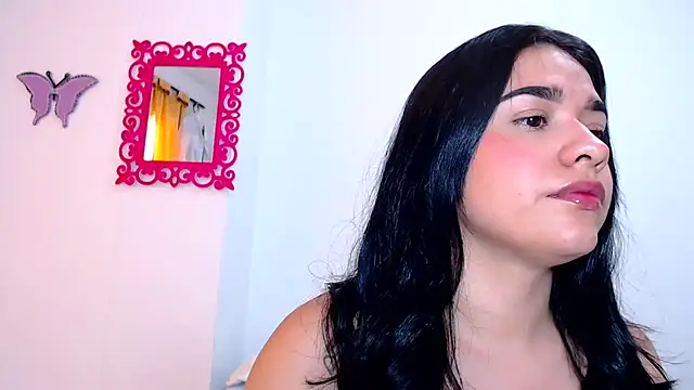 SaraBlosson online show from March 17, 2025, 4:54 pm