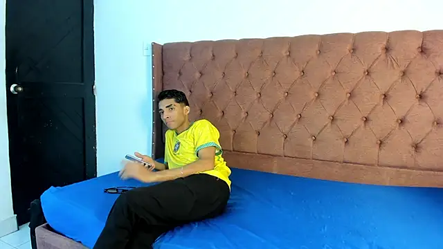 boys yourparty online show from September 30, 2025, 1:05 pm