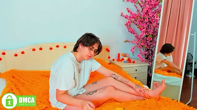 Snapshot of Funny_bunnyy chatting on December 2, 2024, 3:37 am Funny bunnyy online show from December 2, 2024, 3:37 am