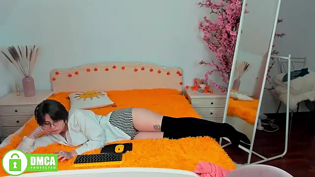 Snapshot of Funny_bunnyy chatting on December 3, 2024, 3:20 am Funny bunnyy online show from December 3, 2024, 3:20 am