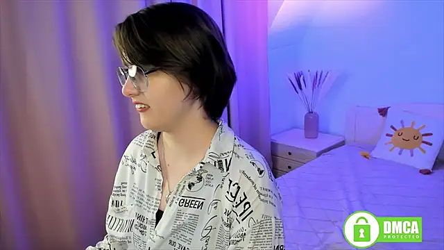 Snapshot of Funny_bunnyy chatting on January 12, 2025, 1:00 am Funny bunnyy online show from January 12, 2025, 1:00 am