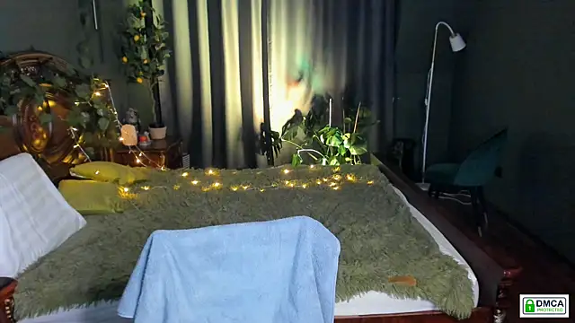 Snapshot of Funny_bunnyy chatting on January 13, 2025, 5:33 pm Funny bunnyy online show from January 13, 2025, 5:33 pm