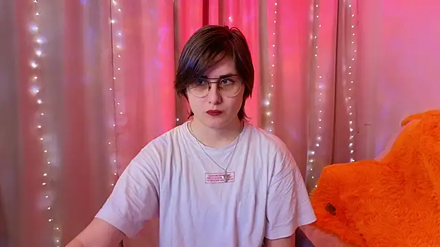 Snapshot of Funny_bunnyy chatting on January 22, 2025, 4:02 am Funny bunnyy online show from January 22, 2025, 4:02 am