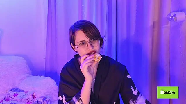 Snapshot of Funny_bunnyy chatting on February 8, 2025, 8:32 pm Funny bunnyy online show from February 8, 2025, 8:32 pm