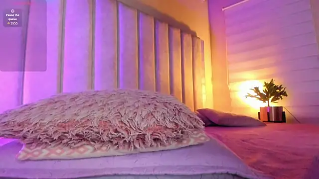 Snapshot of lil_hanna18 chatting on October 15, 2025, 10:04 am lil hanna18 online show from October 15, 2025, 10:04 am