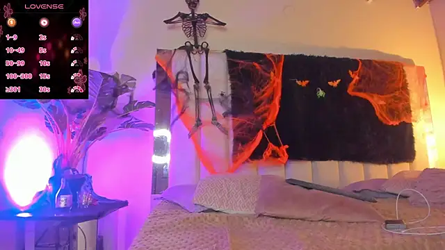 Snapshot of lil_hanna18 chatting on October 31, 2025, 8:10 pm lil hanna18 online show from October 31, 2025, 8:10 pm