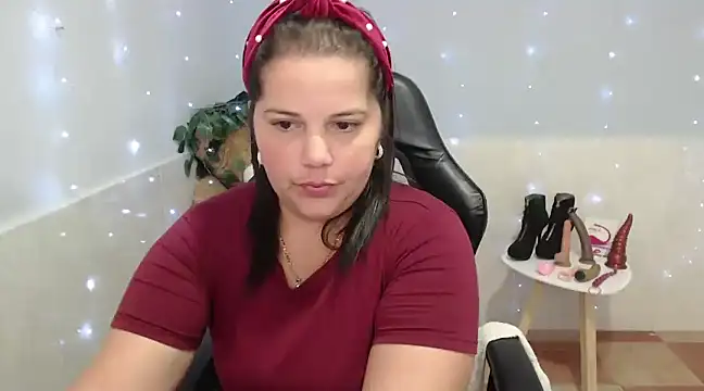 kiara scottt online show from January 4, 2025, 4:55 am