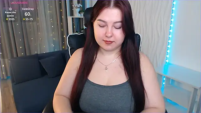 EffyEvansy online show from February 6, 2025, 10:26 am