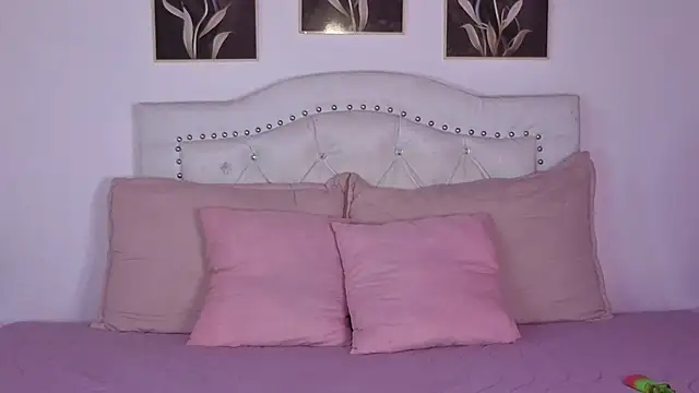 Snapshot of AnneGagner chatting on September 26, 2025, 10:58 pm AnneGagner online show from September 26, 2025, 10:58 pm