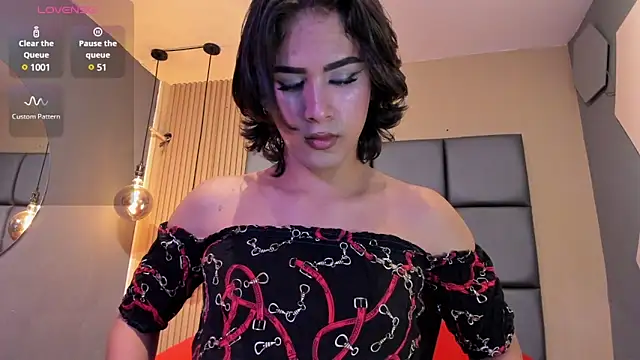 HOTTY RED  online show from December 19, 2024, 6:56 pm