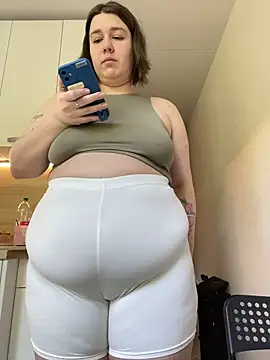 SuzieMurray online show from July 9, 2026, 8:18 am