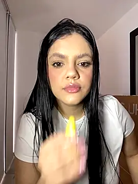 kimberlyhills1 online show from November 29, 2025, 6:44 pm