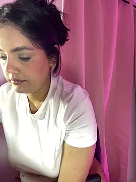 kimberlyhills1 online show from May 4, 2026, 4:03 pm