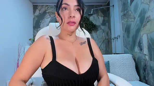 Snapshot of anniemayerx_ chatting on January 10, 2025, 3:37 pm anniemayerx online show from January 10, 2025, 3:37 pm