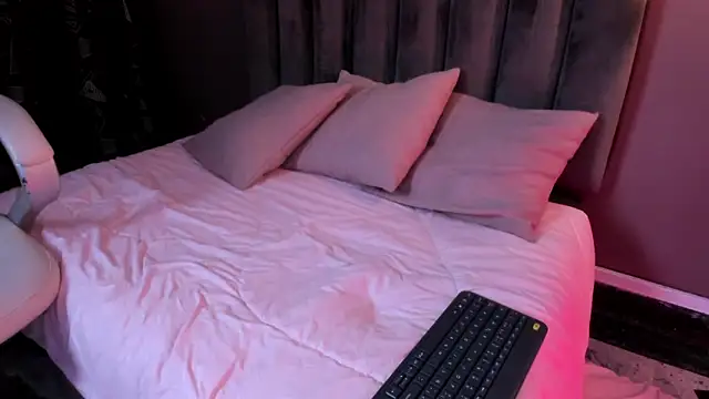 Snapshot of anniemayerx_ chatting on January 24, 2025, 3:34 pm anniemayerx online show from January 24, 2025, 3:34 pm