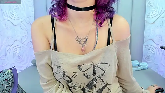 AlexaFoxy18 online show from May 7, 2026, 6:30 am