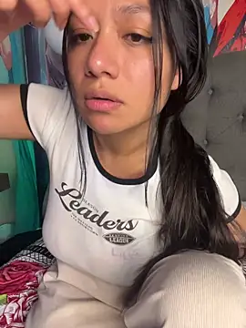 Im Little online show from November 11, 2025, 3:39 am