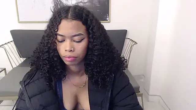 Shenna brunette  online show from December 15, 2024, 1:11 pm
