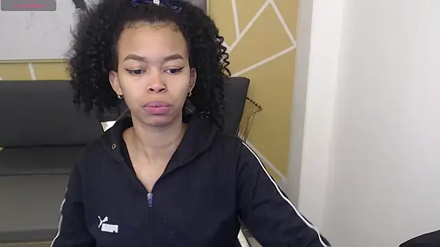 Shenna brunette  online show from March 6, 2025, 1:14 pm