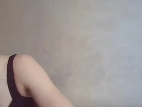 CaitlinaJayne23 online show from February 8, 2025, 11:33 am