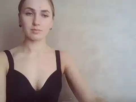 CaitlinaJayne23 online show from February 15, 2025, 1:05 pm