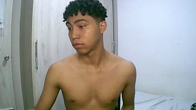 sexy diamante  online show from November 3, 2025, 11:37 pm