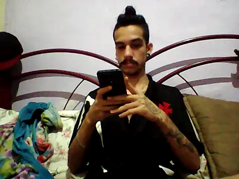 Snapshot of gatobranco001 chatting on March 21, 2025, 9:34 am gatobranco001 online show from March 21, 2025, 9:34 am