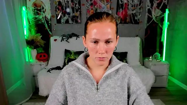 MichelleOrtis online show from October 31, 2025, 12:39 pm