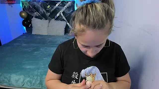 Snapshot of Dana_martinezz chatting on October 22, 2025, 12:00 am Dana martinezz online show from October 22, 2025, 12:00 am