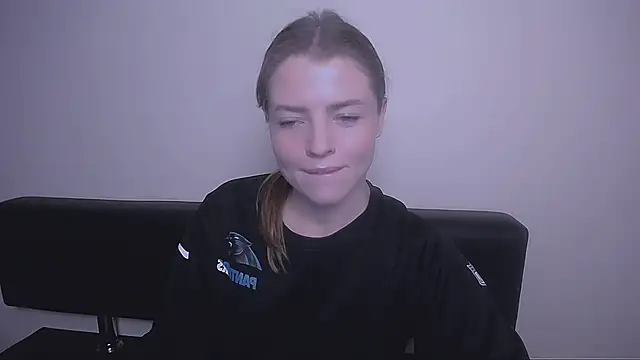 MissOliviaa  online show from December 3, 2024, 2:49 pm