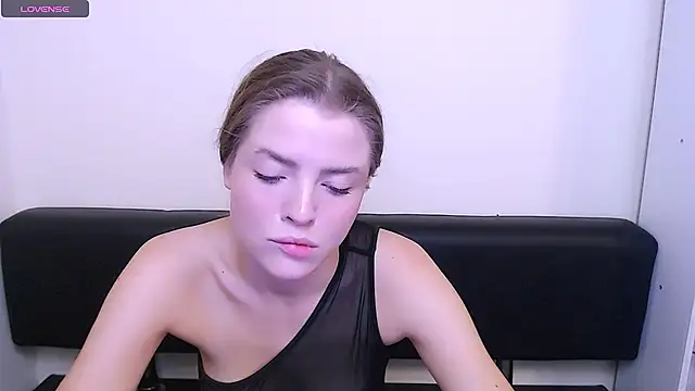 MissOliviaa  online show from December 4, 2024, 3:21 pm