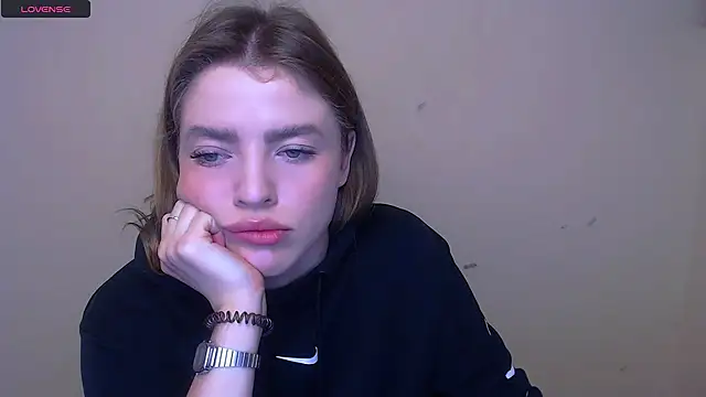 MissOliviaa  online show from February 27, 2025, 8:28 am