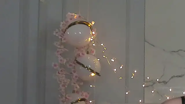 Smiley Mia online show from December 28, 2024, 5:12 am