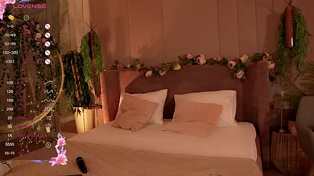 Smiley Mia online show from October 10, 2025, 5:17 am