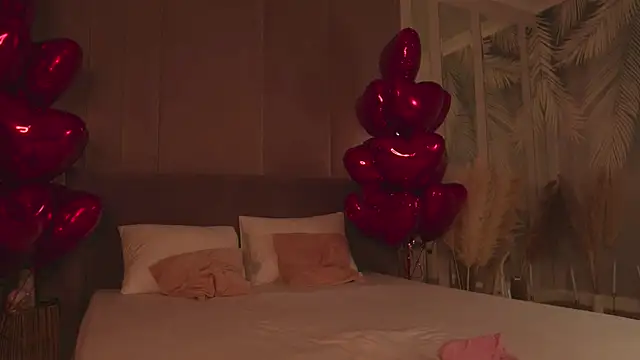 Smiley Mia online show from February 9, 2026, 5:11 am