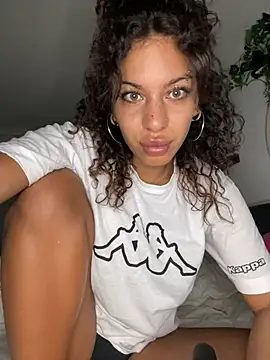 Snapshot of AlyssaHottv_ chatting on March 30, 2026, 9:38 pm AlyssaHottv online show from March 30, 2026, 9:38 pm