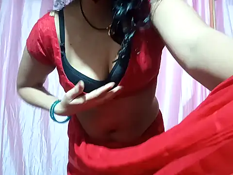 poojaxxx65 online show from December 24, 2024, 5:34 pm