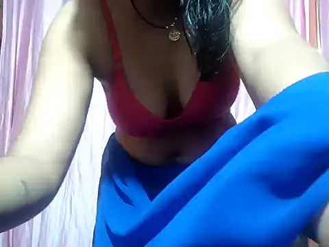 poojaxxx65 online show from December 28, 2024, 3:47 am