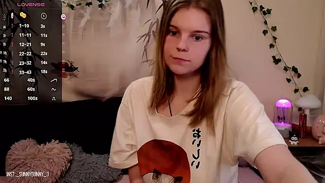 Moona xx online show from March 10, 2025, 9:51 pm